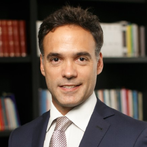 Dr. Gerard Gramática